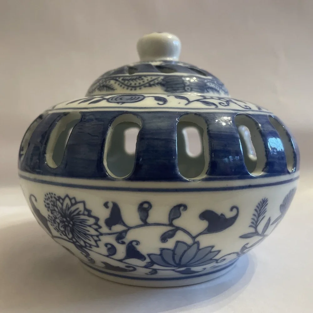 Vintage Japanese 19th Century Potpourri Holder‎